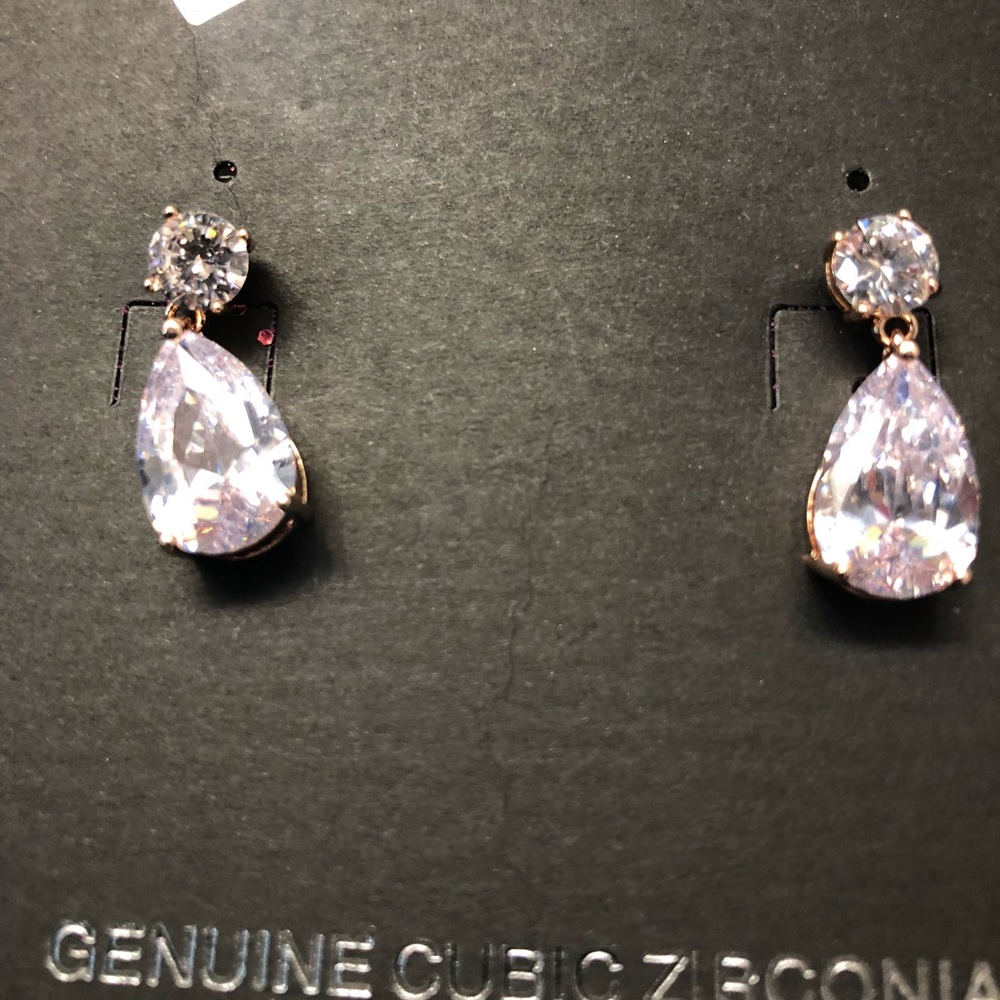 Genuine Cubic Zirconia Earrings🆕